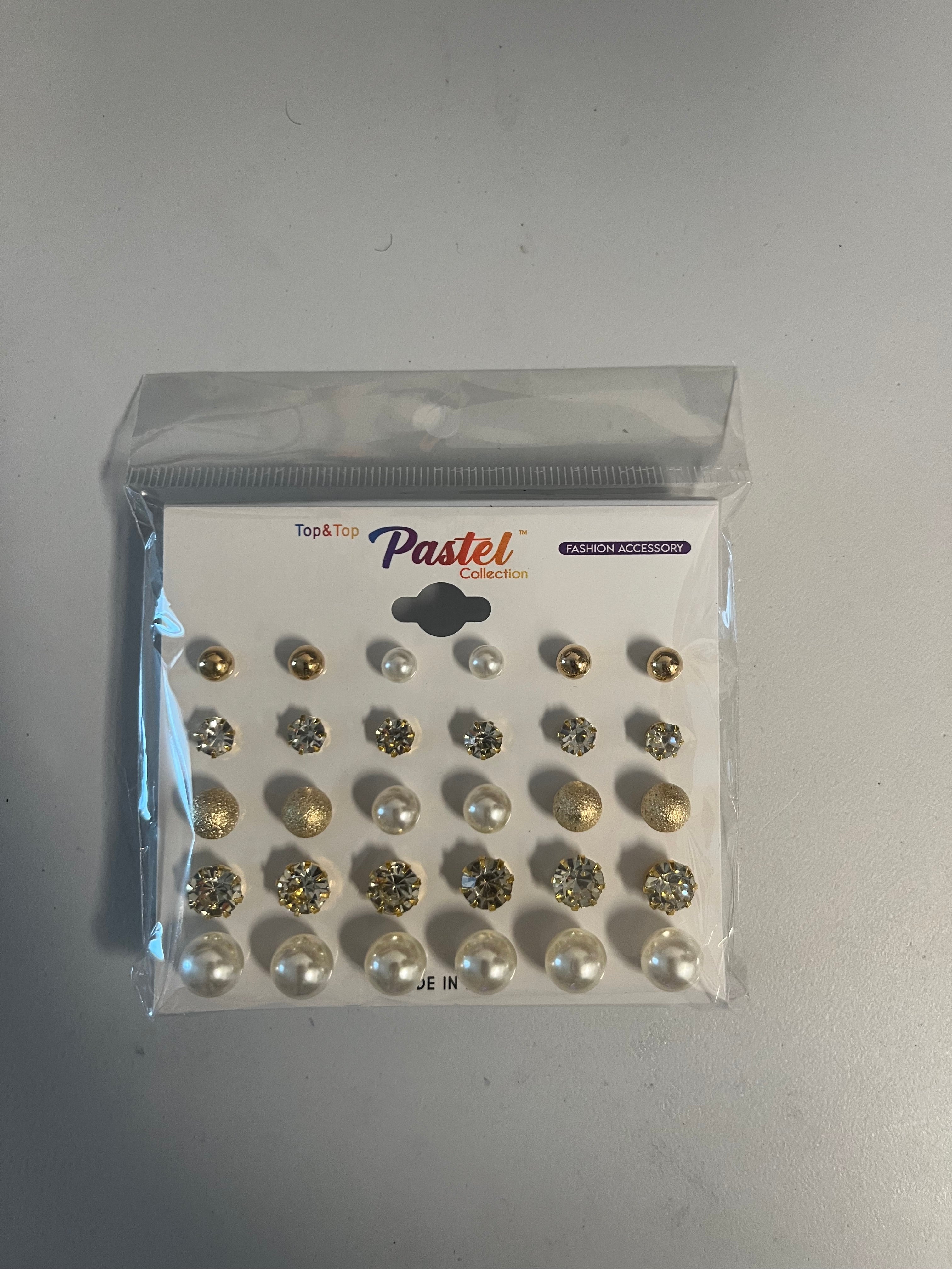 Peal earring assortment (Gold)